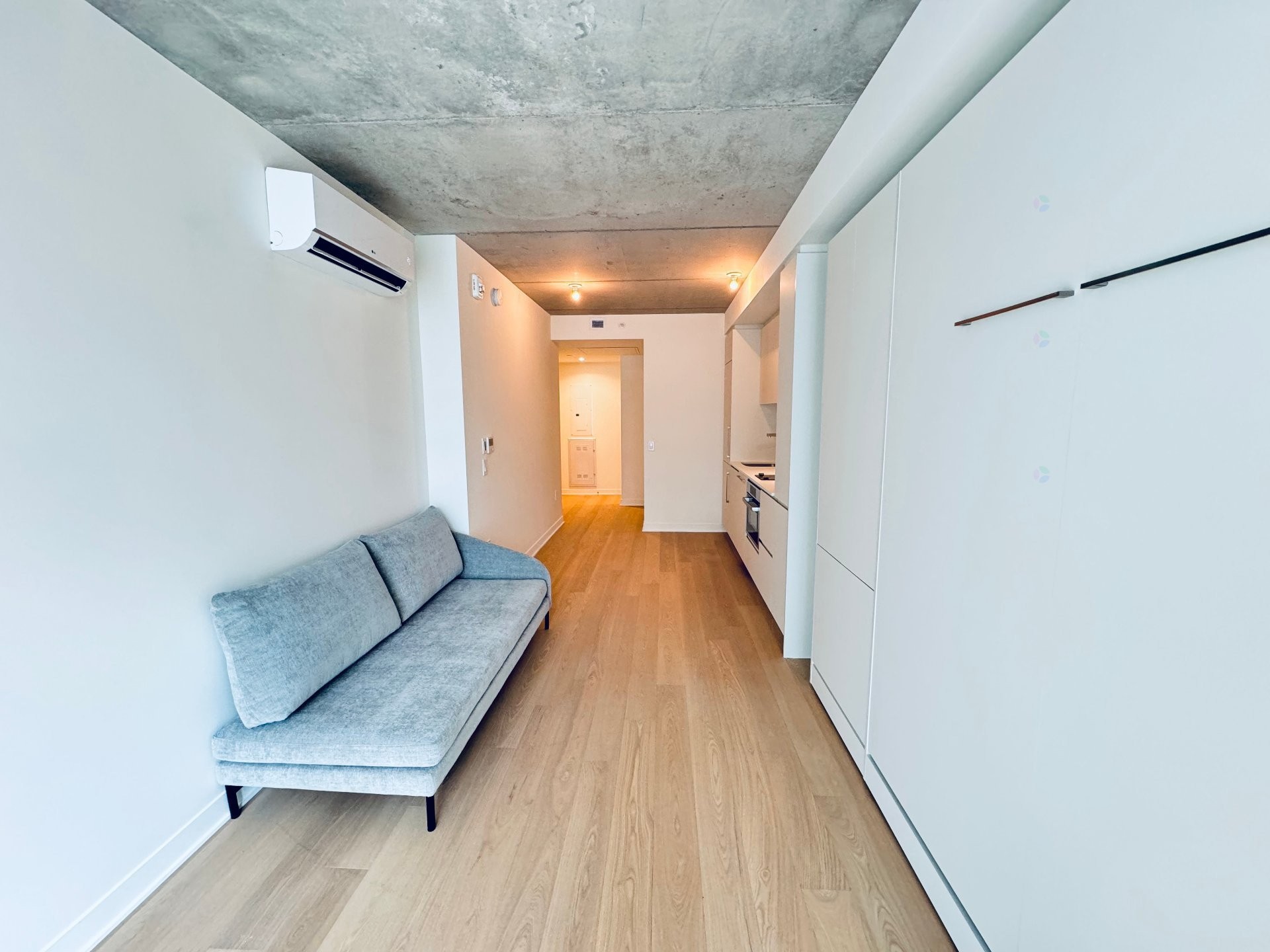 









360


Rue Mayor

, 810,
Montréal (Ville-Marie),




QC
H3A0J4

