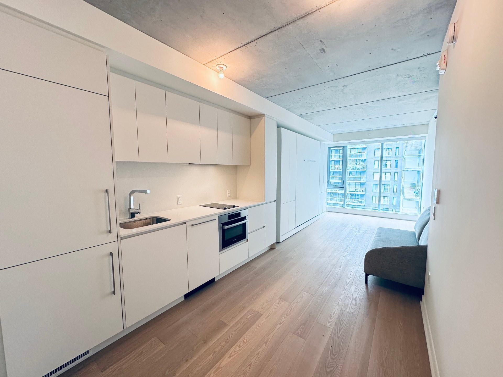 









360


Rue Mayor

, 810,
Montréal (Ville-Marie),




QC
H3A0J4

