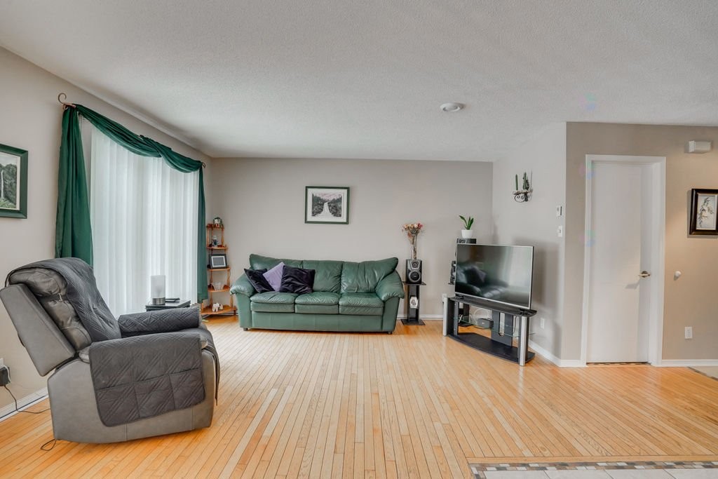 









143


Rue Beaulac

,
Gatineau (Aylmer),




QC
J9H6M9

