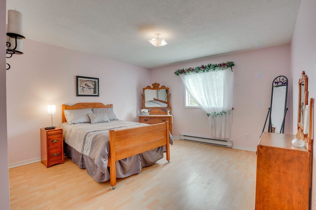 









143


Rue Beaulac

,
Gatineau (Aylmer),




QC
J9H6M9

