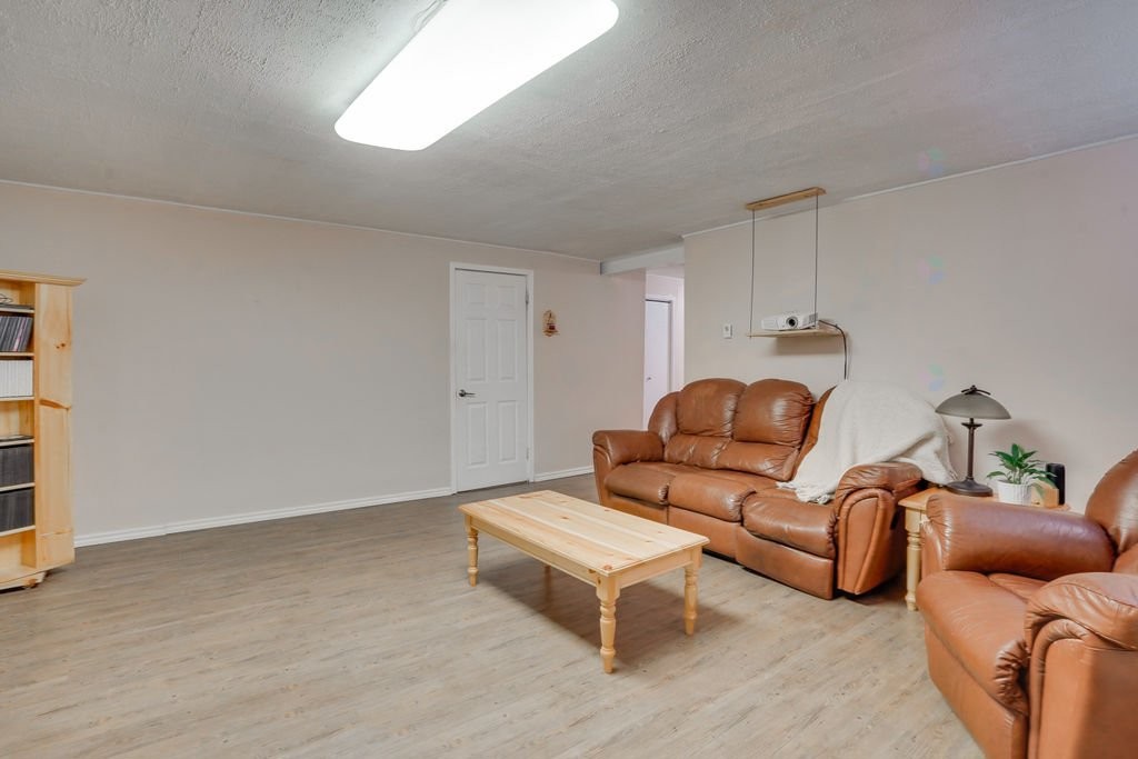 









143


Rue Beaulac

,
Gatineau (Aylmer),




QC
J9H6M9

