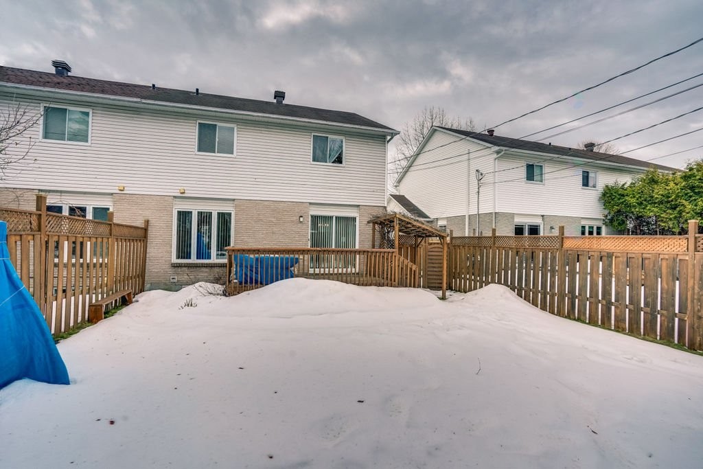 









143


Rue Beaulac

,
Gatineau (Aylmer),




QC
J9H6M9

