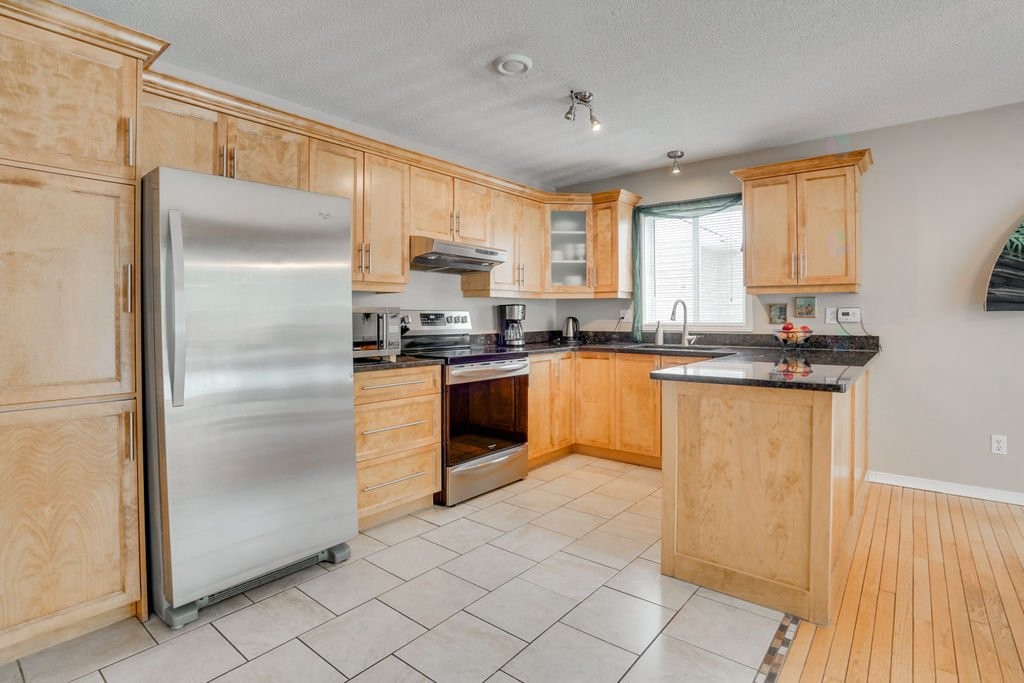 









143


Rue Beaulac

,
Gatineau (Aylmer),




QC
J9H6M9

