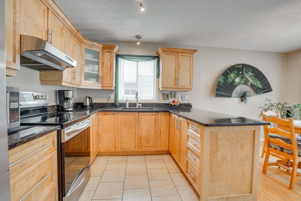 









143


Rue Beaulac

,
Gatineau (Aylmer),




QC
J9H6M9

