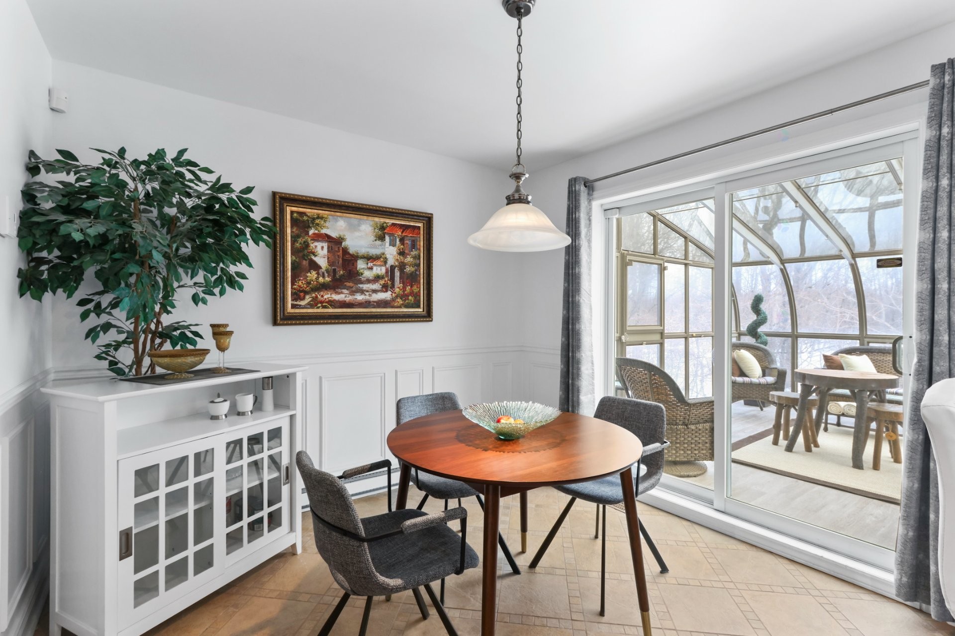 









51


8e Avenue

,
Beauharnois,




QC
J6N0G8

