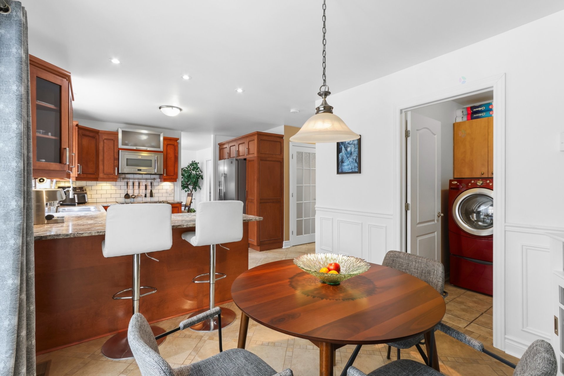 









51


8e Avenue

,
Beauharnois,




QC
J6N0G8

