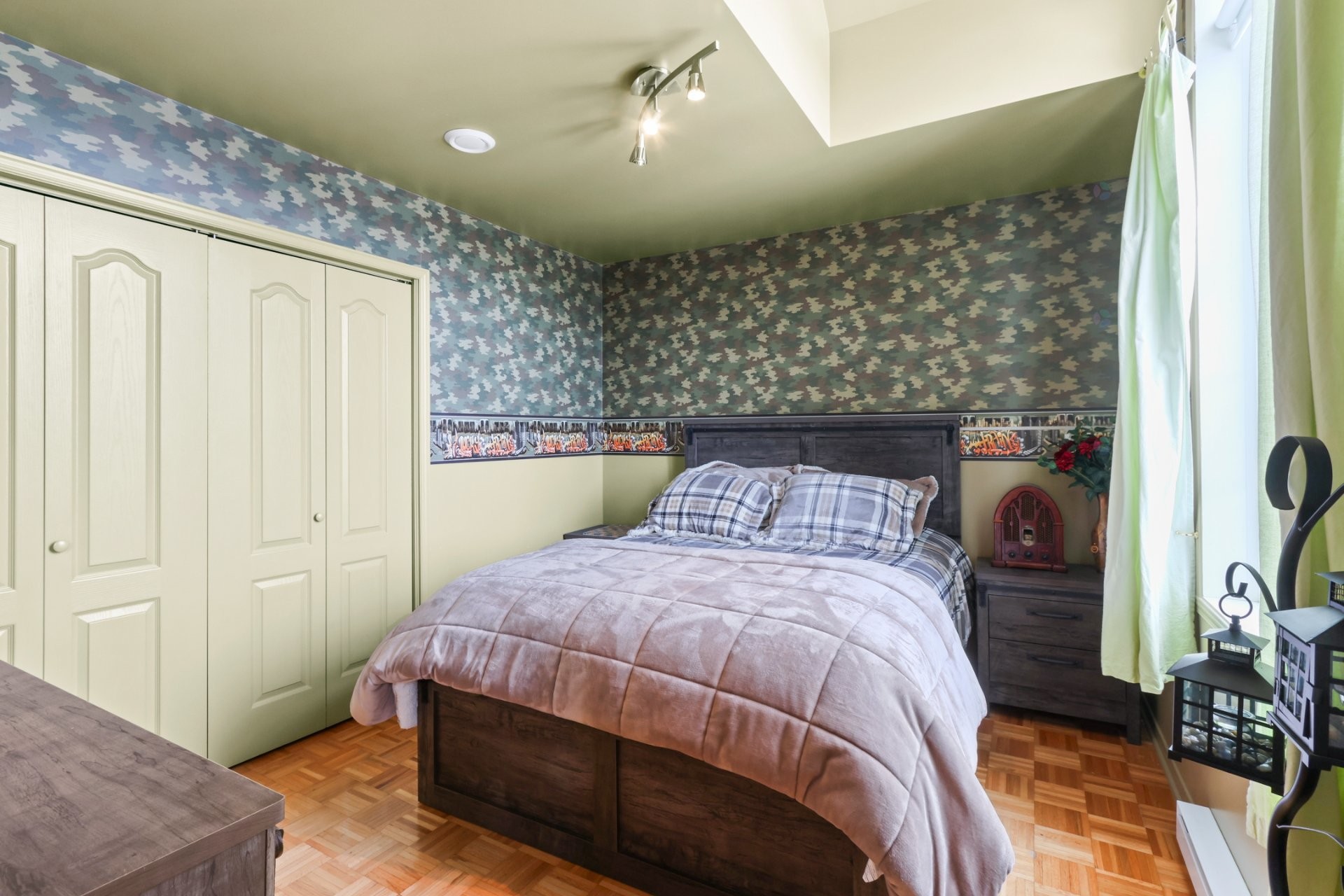 









51


8e Avenue

,
Beauharnois,




QC
J6N0G8

