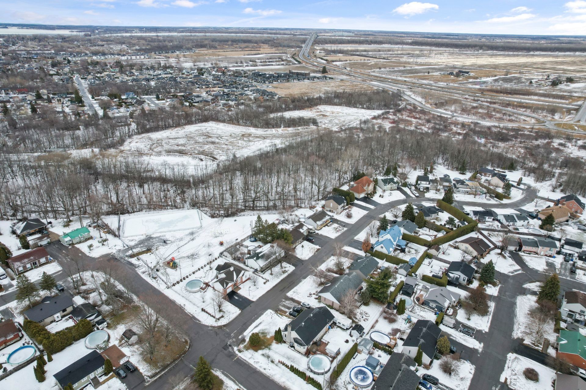 









51


8e Avenue

,
Beauharnois,




QC
J6N0G8

