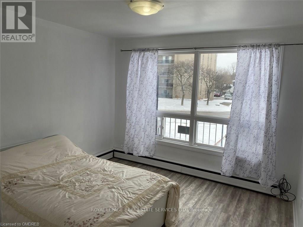 












SECOND FLOOR - 385 KERR STREET

,
Oakville,




Ontario
L6K3B9

