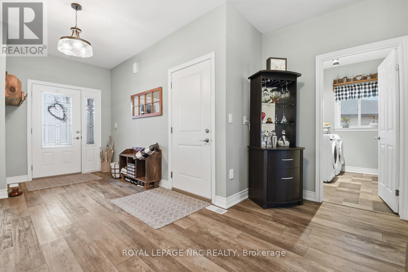 












67 HICKORY COURT

,
Port Colborne (Sugarloaf),




Ontario
L3K0B2

