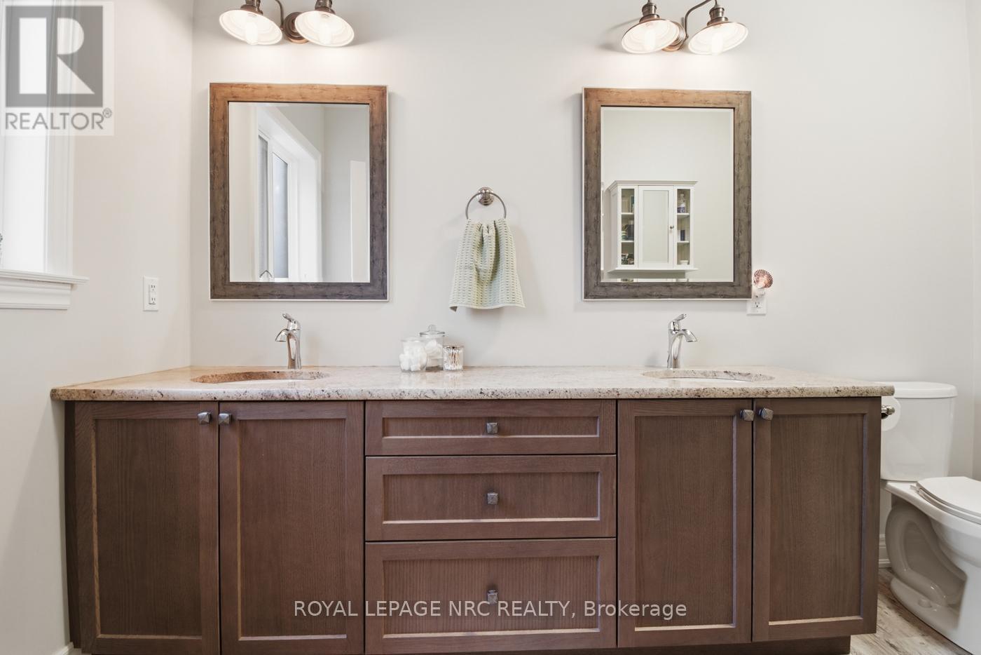 












67 HICKORY COURT

,
Port Colborne (Sugarloaf),




Ontario
L3K0B2

