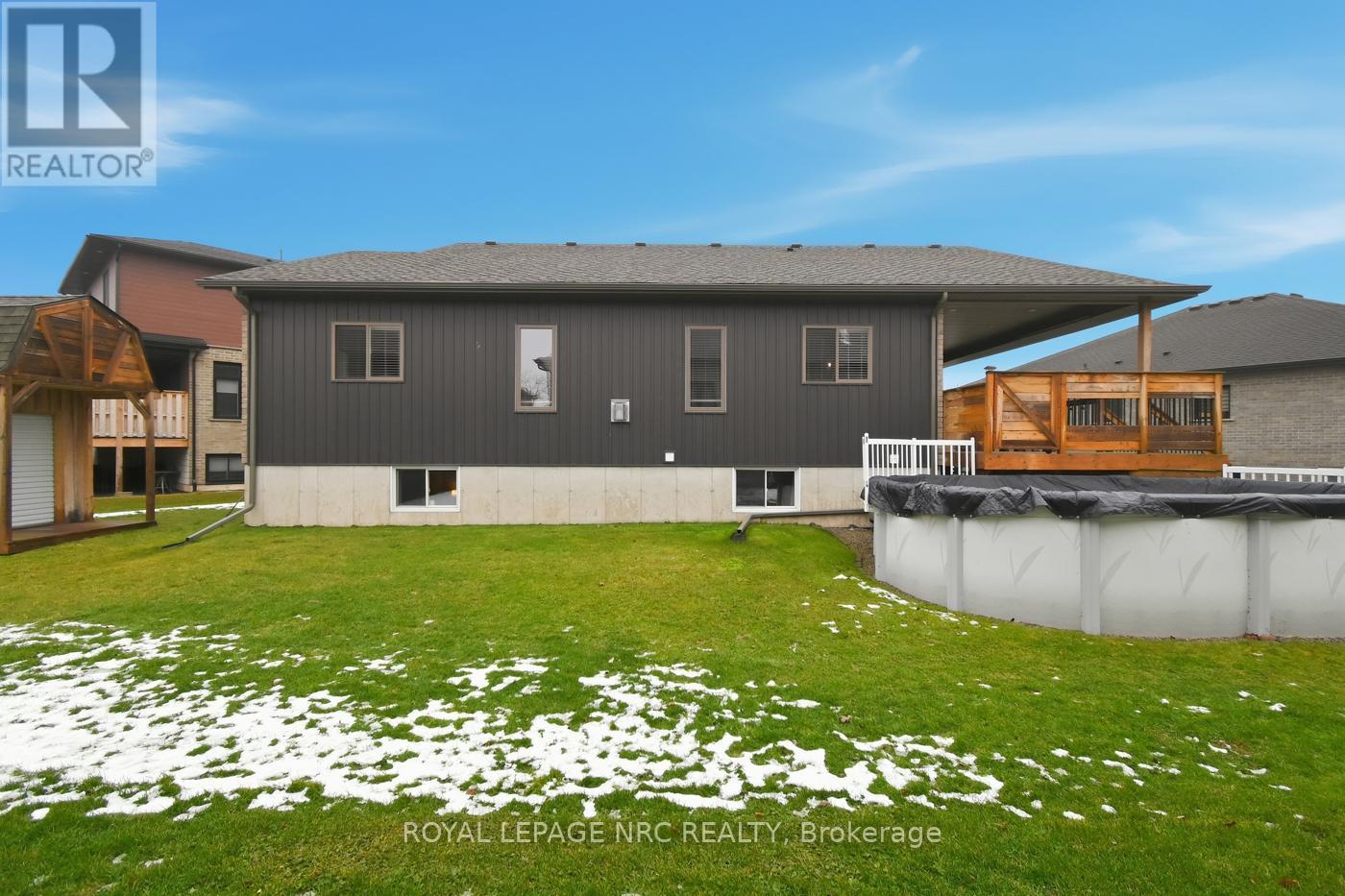 












67 HICKORY COURT

,
Port Colborne (Sugarloaf),




Ontario
L3K0B2

