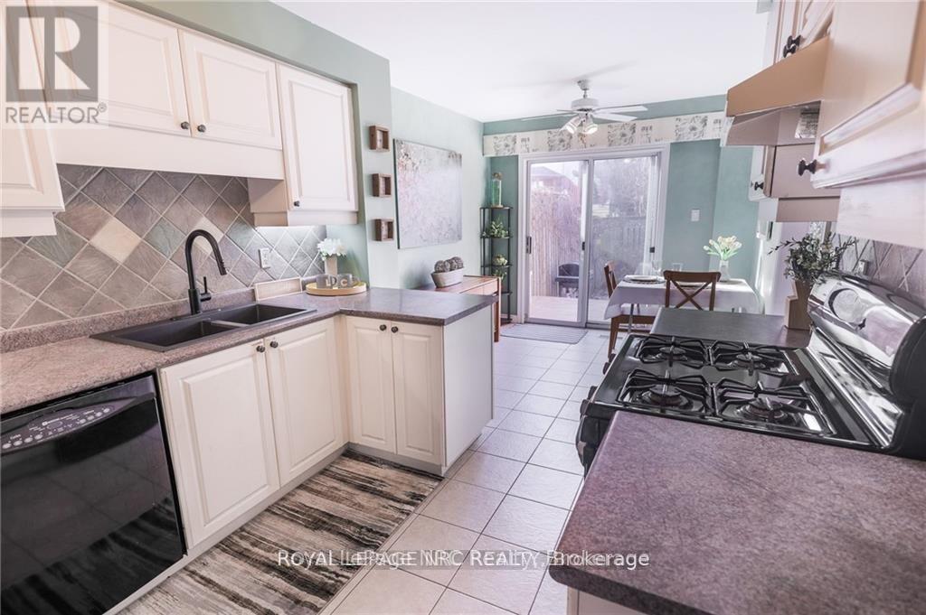 












11 TOMAHAWK DRIVE

,
Grimsby,




Ontario
L3M5G4

