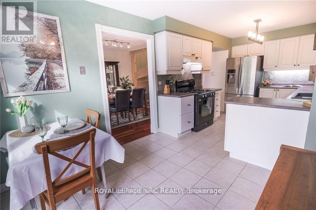 












11 TOMAHAWK DRIVE

,
Grimsby,




Ontario
L3M5G4

