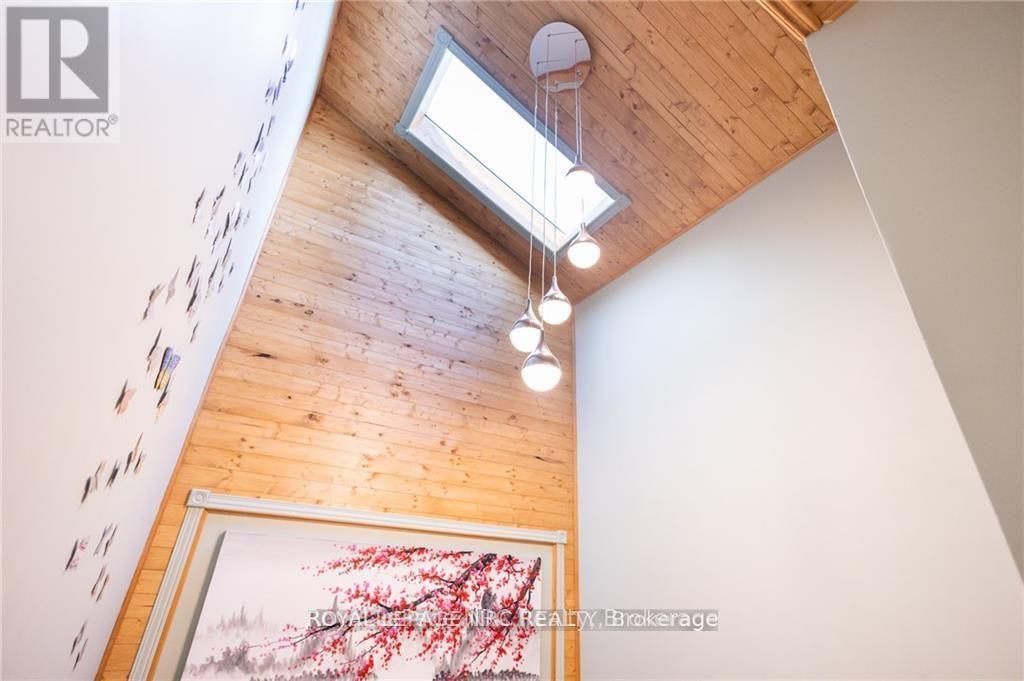 












11 TOMAHAWK DRIVE

,
Grimsby,




Ontario
L3M5G4

