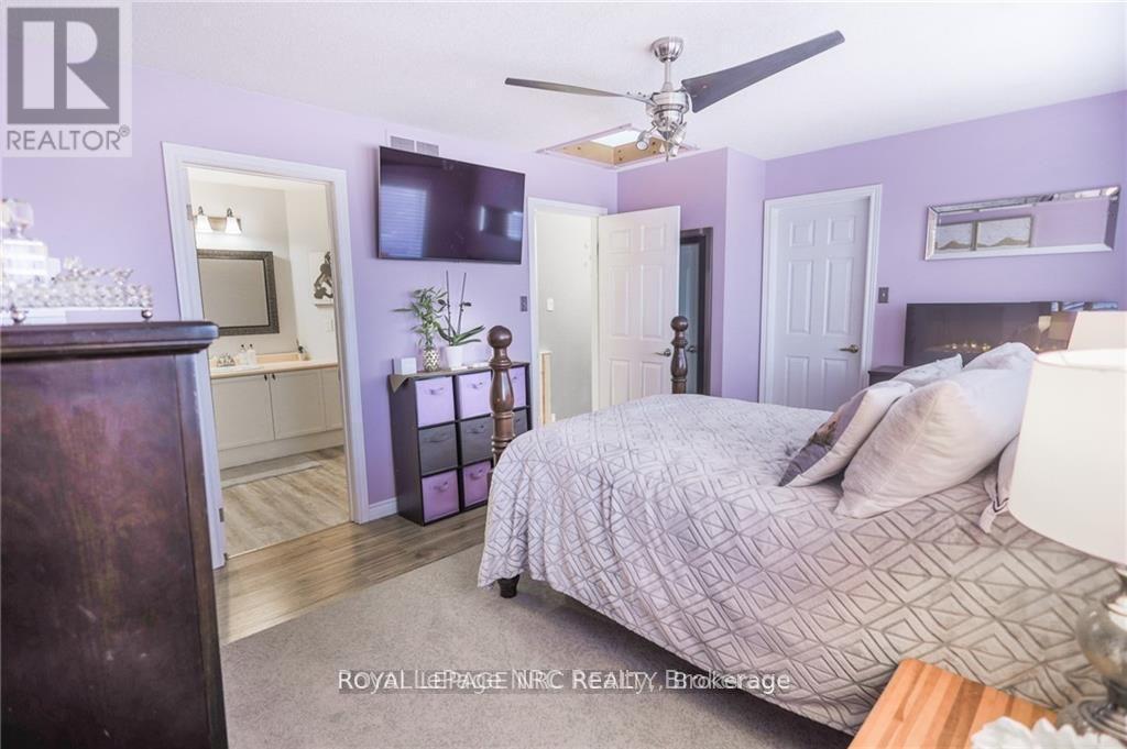 












11 TOMAHAWK DRIVE

,
Grimsby,




Ontario
L3M5G4

