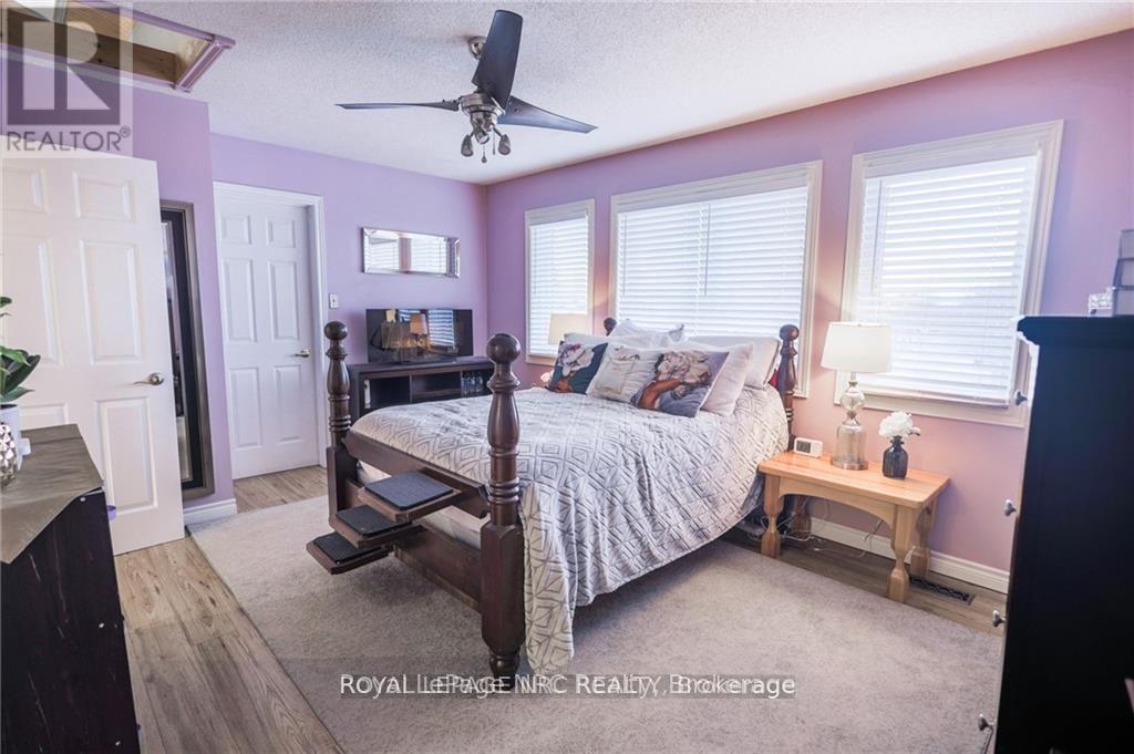 












11 TOMAHAWK DRIVE

,
Grimsby,




Ontario
L3M5G4

