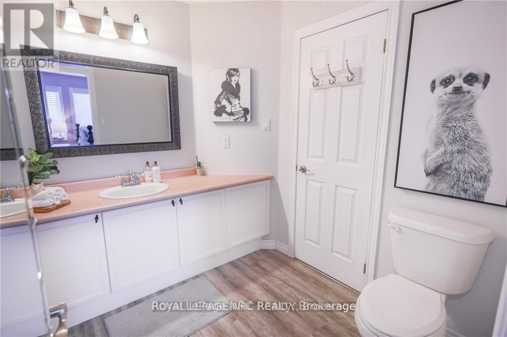 












11 TOMAHAWK DRIVE

,
Grimsby,




Ontario
L3M5G4

