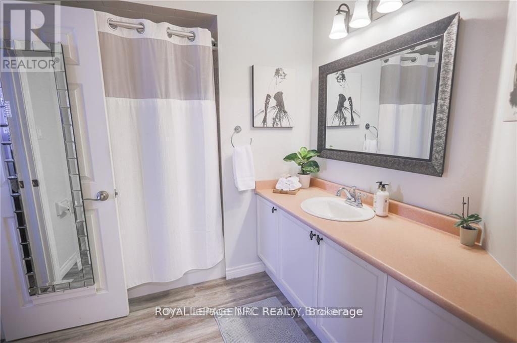 












11 TOMAHAWK DRIVE

,
Grimsby,




Ontario
L3M5G4

