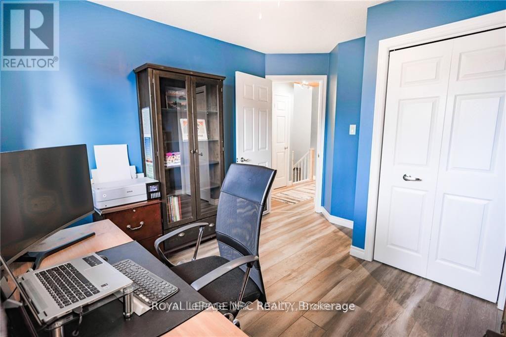 












11 TOMAHAWK DRIVE

,
Grimsby,




Ontario
L3M5G4

