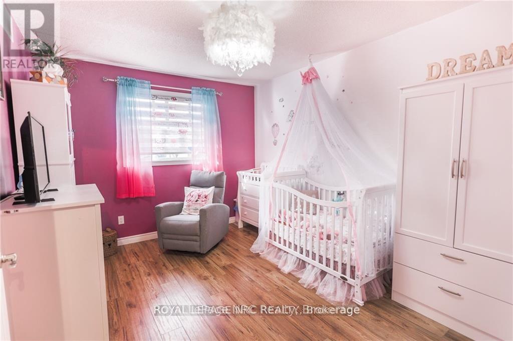 












11 TOMAHAWK DRIVE

,
Grimsby,




Ontario
L3M5G4

