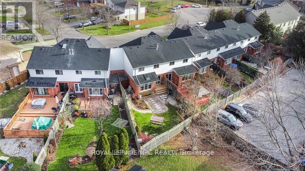 












11 TOMAHAWK DRIVE

,
Grimsby,




Ontario
L3M5G4

