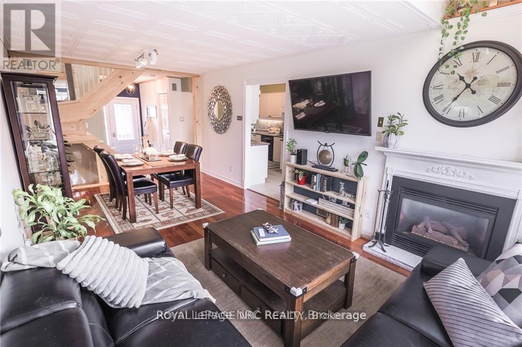 












11 TOMAHAWK DRIVE

,
Grimsby,




Ontario
L3M5G4

