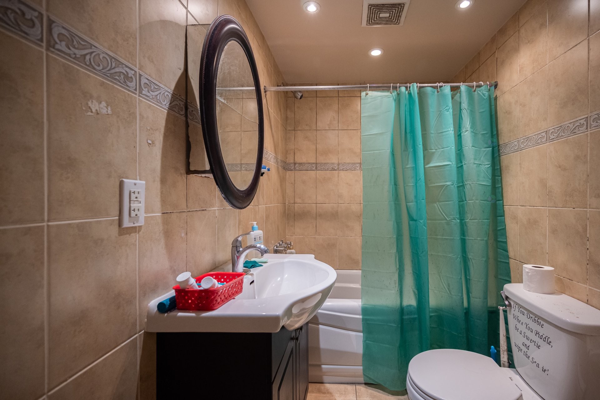 









8625


Av. d'Outremont

,
Montréal (Villeray/Saint-Michel/Parc-Extension),




QC
H3N2M9

