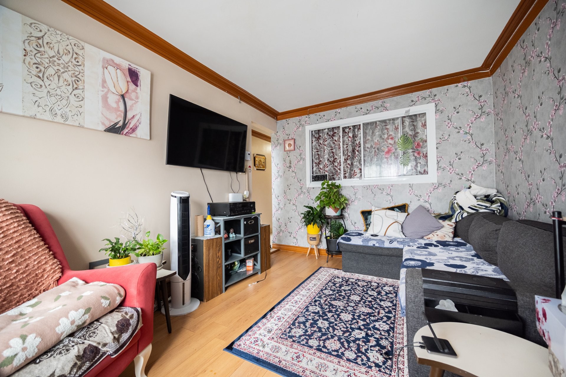 









8625


Av. d'Outremont

,
Montréal (Villeray/Saint-Michel/Parc-Extension),




QC
H3N2M9

