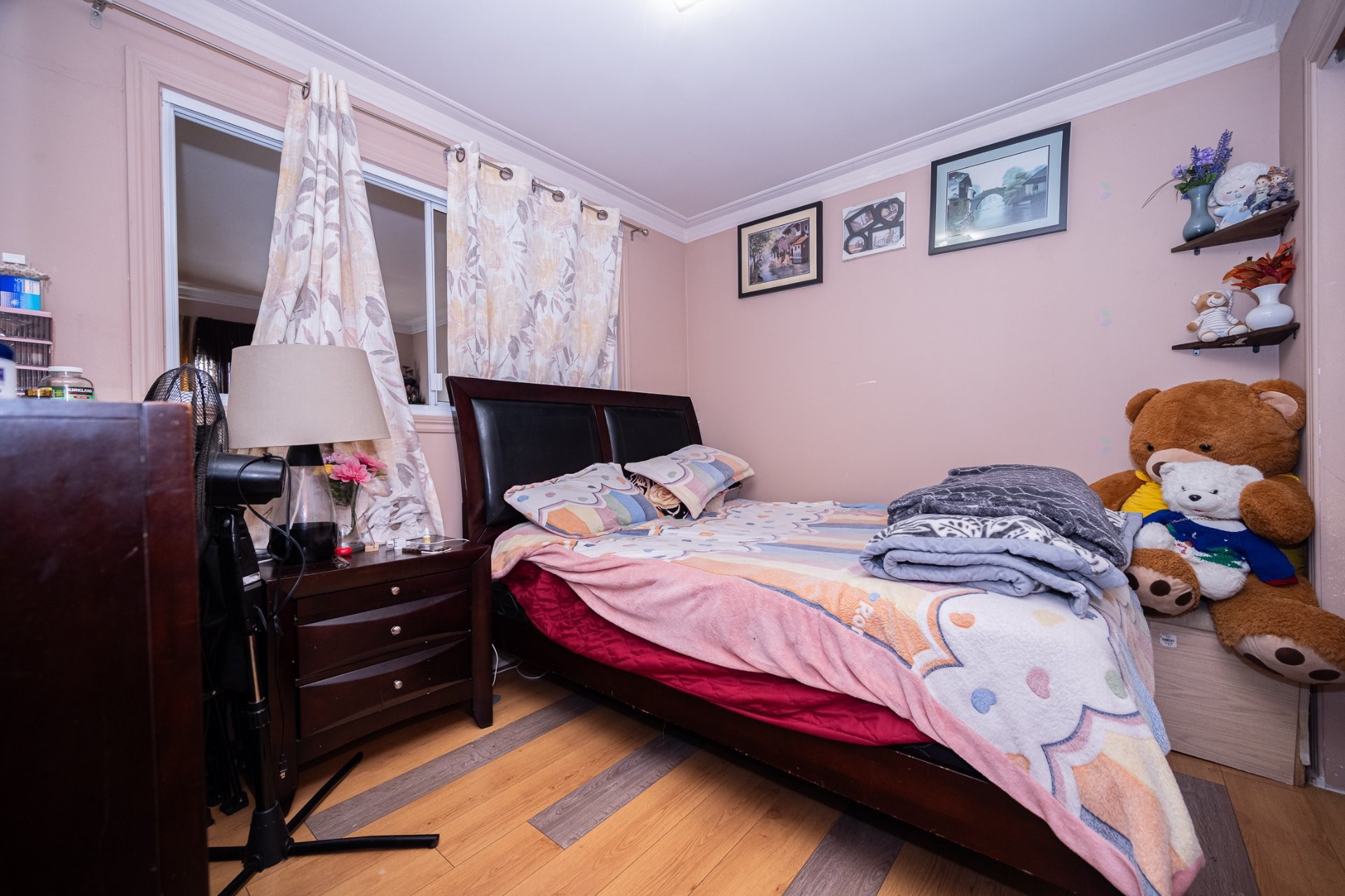 









8625


Av. d'Outremont

,
Montréal (Villeray/Saint-Michel/Parc-Extension),




QC
H3N2M9

