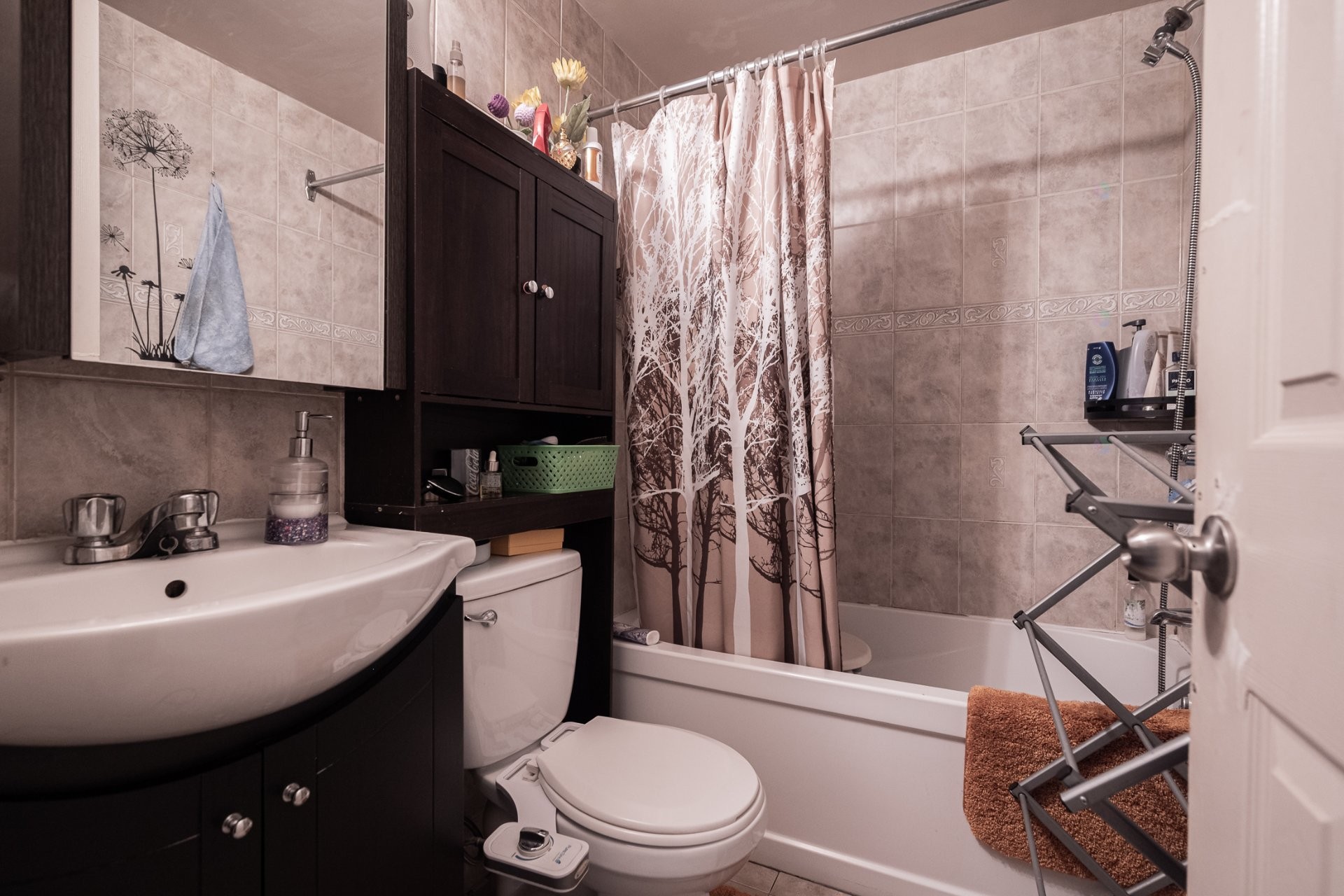 









8625


Av. d'Outremont

,
Montréal (Villeray/Saint-Michel/Parc-Extension),




QC
H3N2M9

