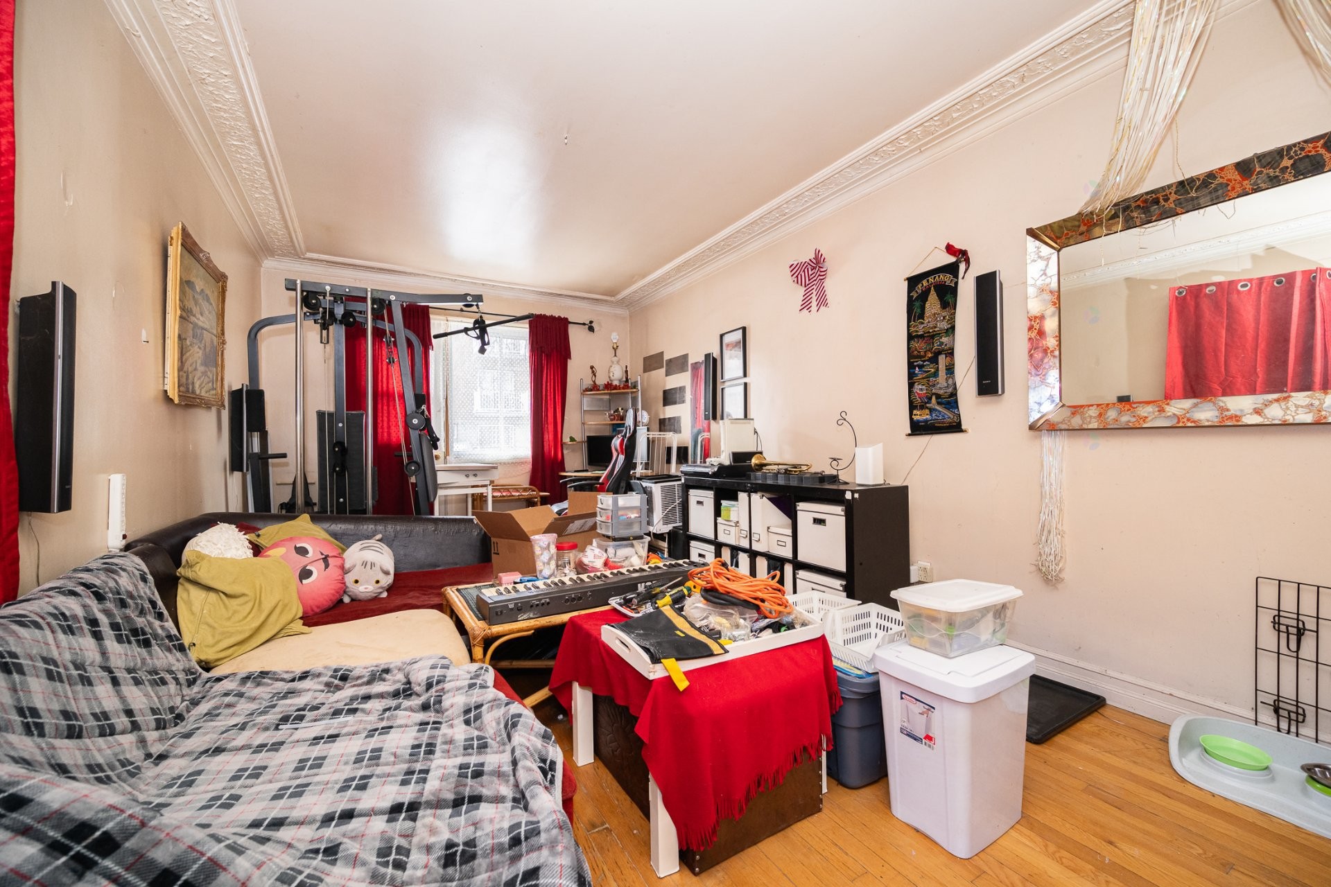 









8625


Av. d'Outremont

,
Montréal (Villeray/Saint-Michel/Parc-Extension),




QC
H3N2M9

