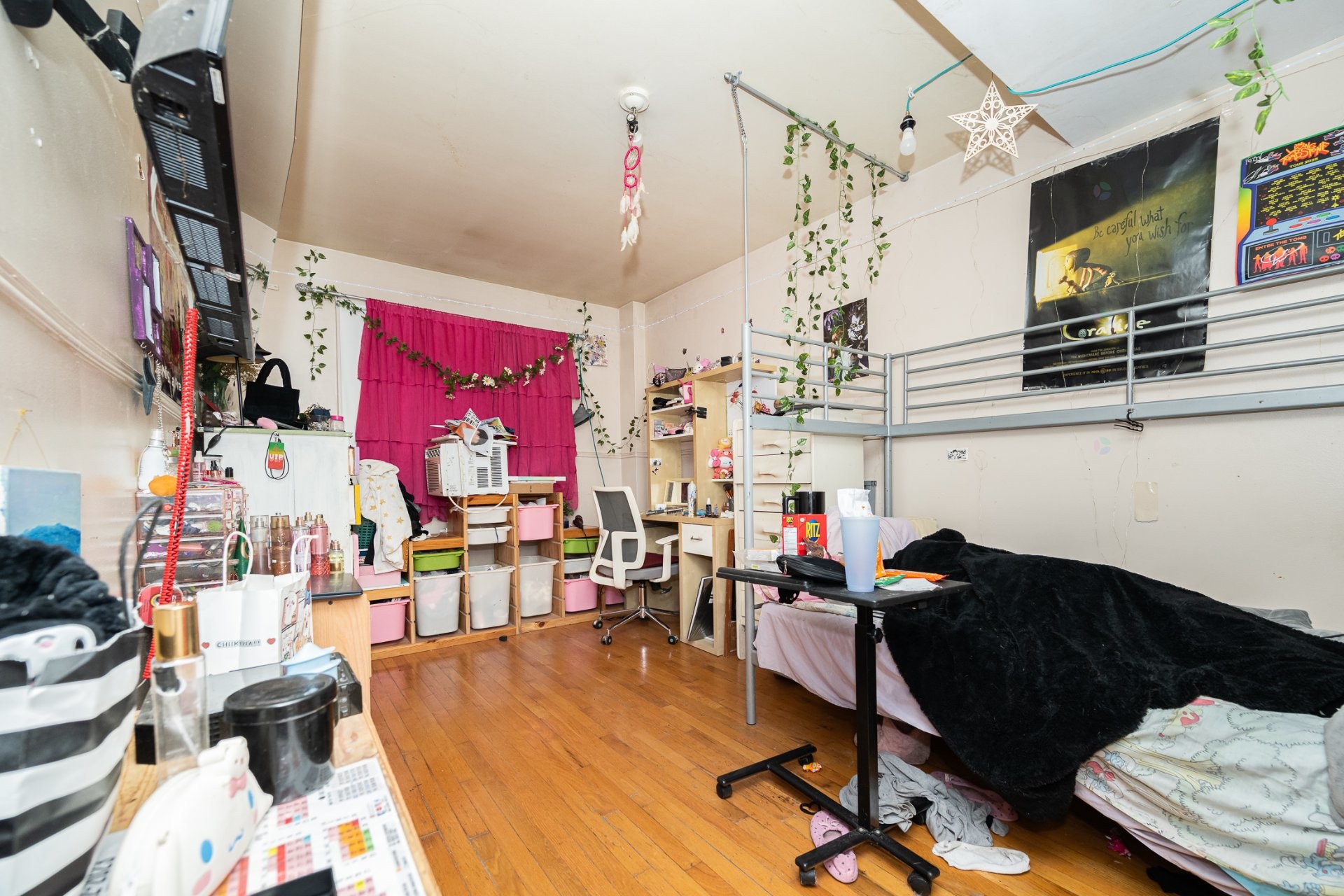 









8625


Av. d'Outremont

,
Montréal (Villeray/Saint-Michel/Parc-Extension),




QC
H3N2M9

