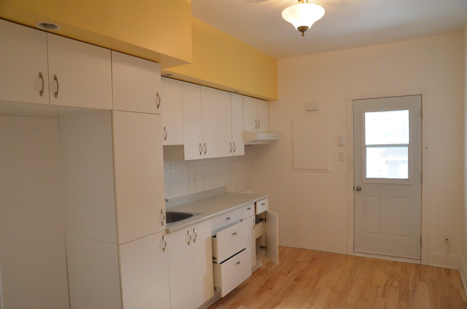 









5434


14e Avenue

,
Montréal (Rosemont/La Petite-Patrie),




QC
H1X2W2

