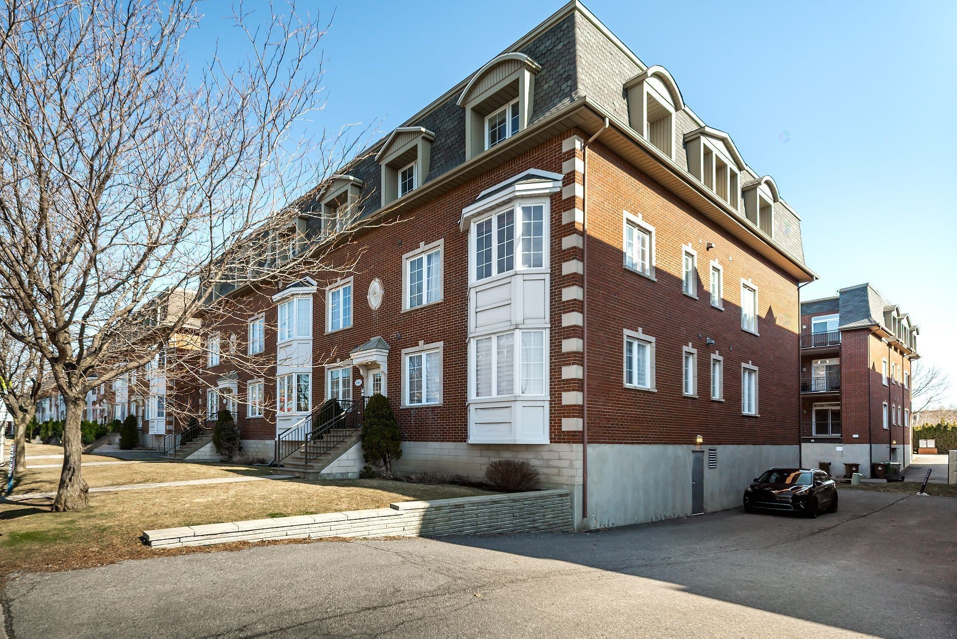 









14001


Boul. Cavendish

, 304,
Montréal (Saint-Laurent),




QC
H4R3J5

