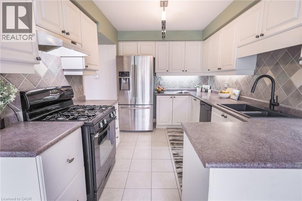 












11 TOMAHAWK Drive

,
Grimsby,




Ontario
L3M5G4

