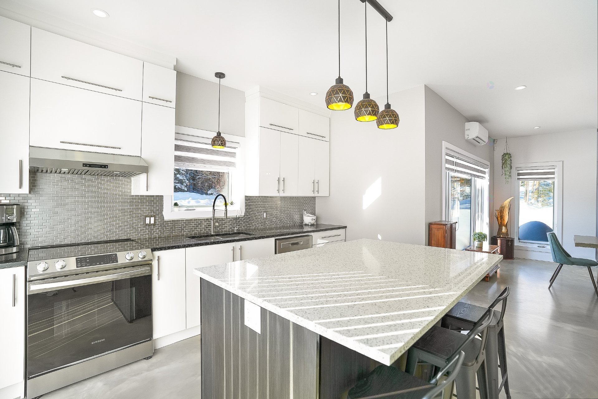 









268


Rue Montcalm

,
Saint-Colomban,




QC
J5K2N3

