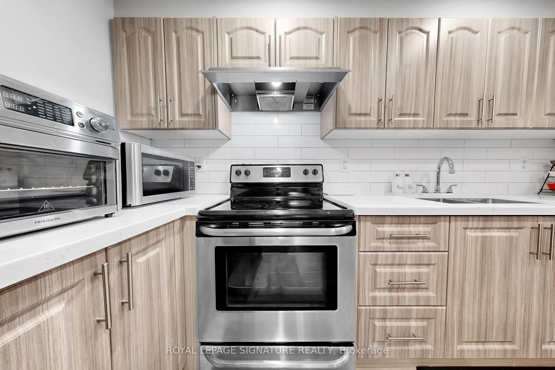 









301


Prudential

Drive, 101,
Toronto,




ON
M1P 4V3

