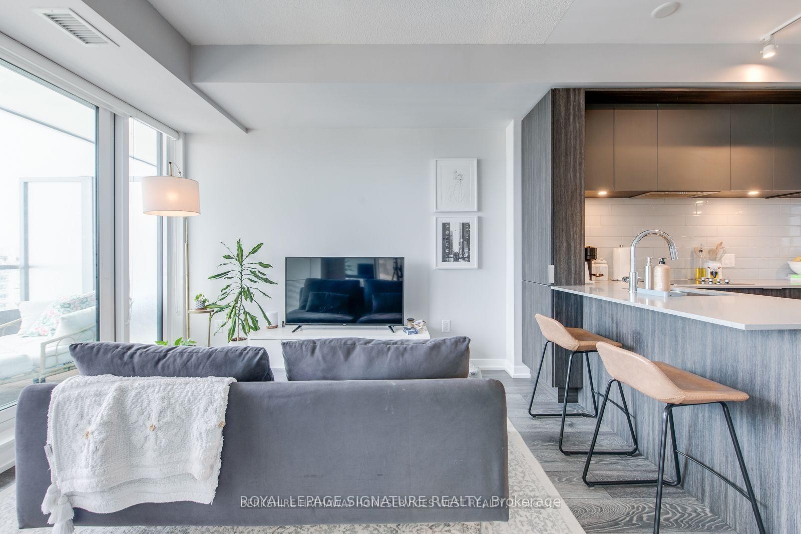 









225


Sumach

Street, 2712,
Toronto,




ON
M5A 3K3

