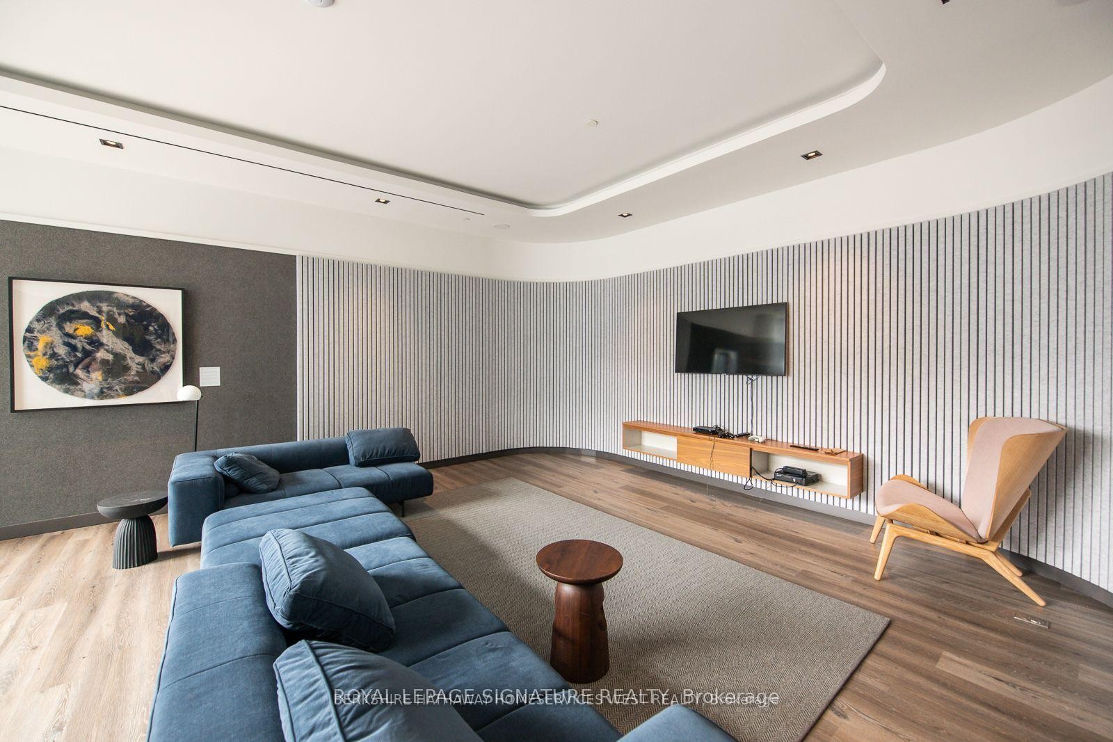 









225


Sumach

Street, 2712,
Toronto,




ON
M5A 3K3

