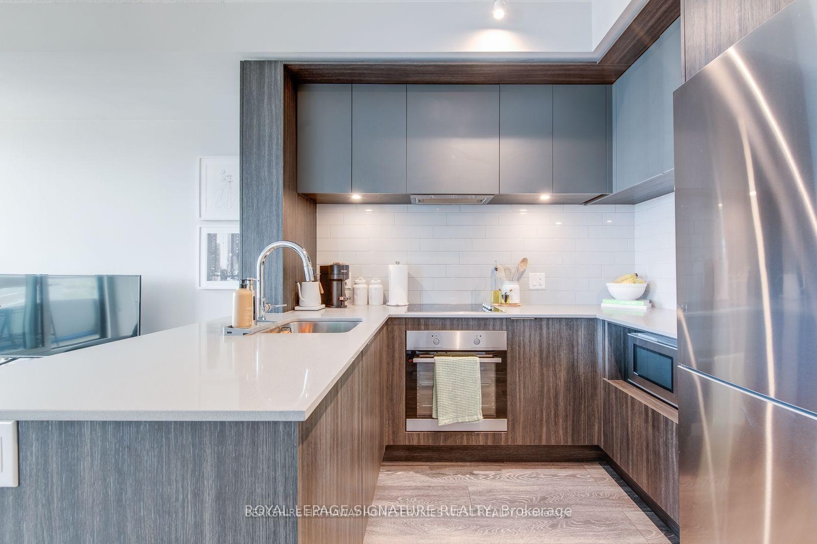 









225


Sumach

Street, 2712,
Toronto,




ON
M5A 3K3

