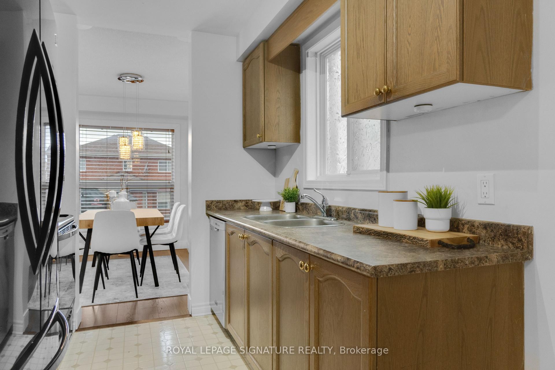 









37


Wrendale

Crescent,
Georgina,




ON
L4P 4C4

