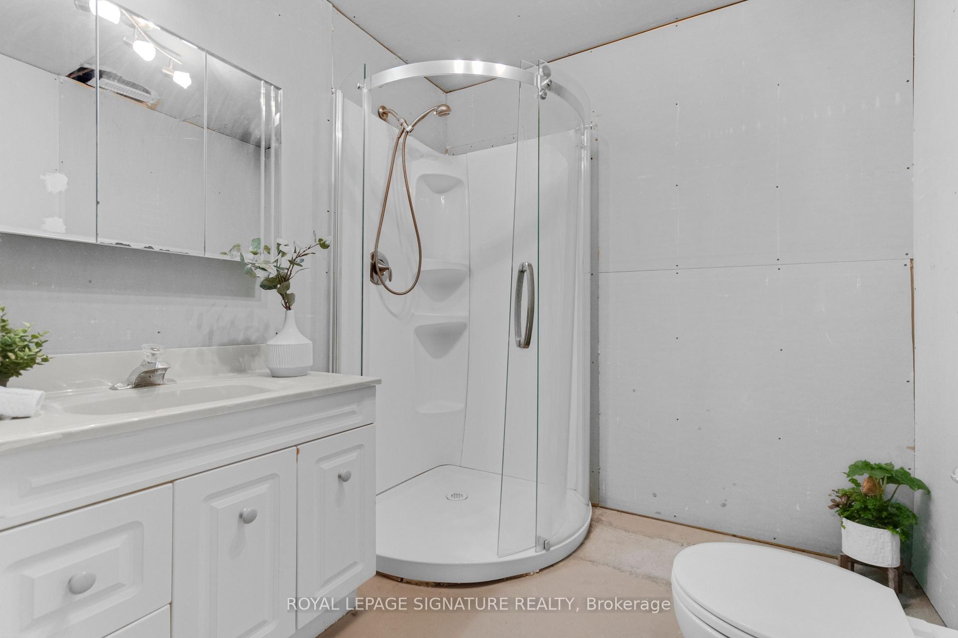 









37


Wrendale

Crescent,
Georgina,




ON
L4P 4C4

