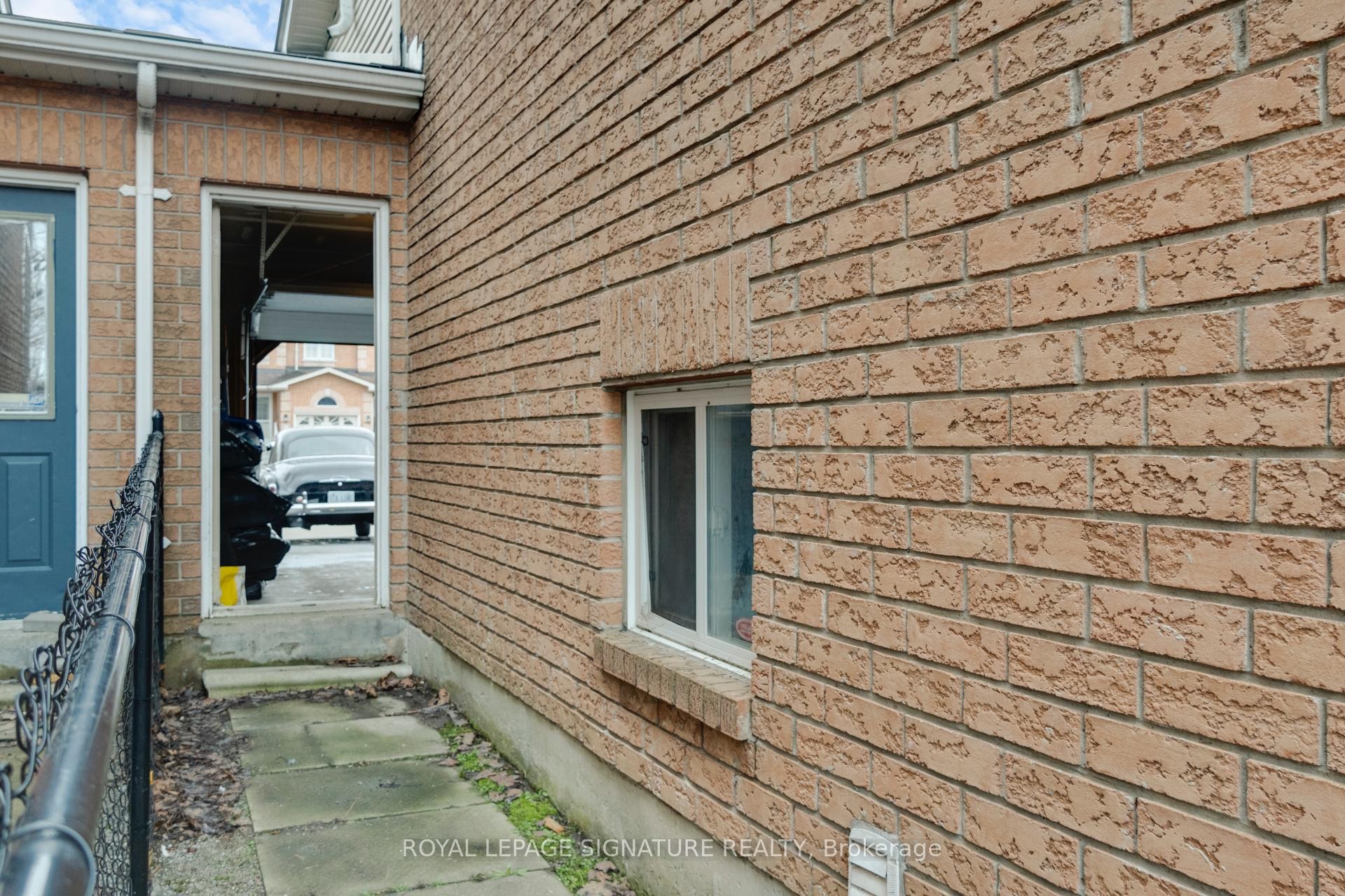 









37


Wrendale

Crescent,
Georgina,




ON
L4P 4C4

