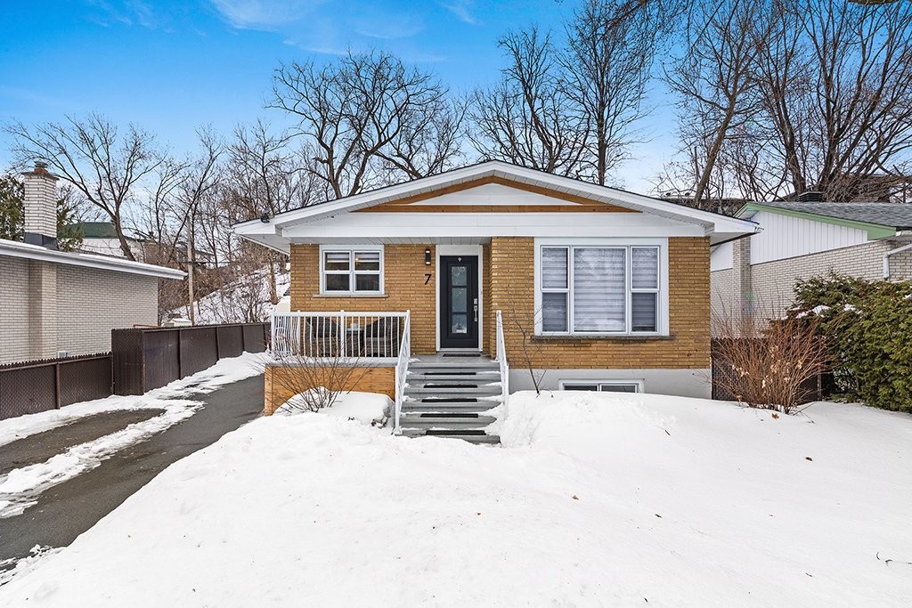 









7


Rue Lessard

,
Gatineau (Hull),




QC
J8Y1M6

