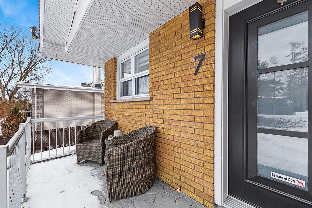 









7


Rue Lessard

,
Gatineau (Hull),




QC
J8Y1M6

