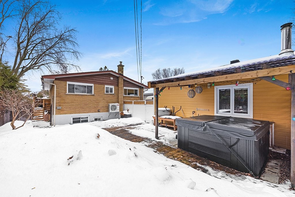 









7


Rue Lessard

,
Gatineau (Hull),




QC
J8Y1M6

