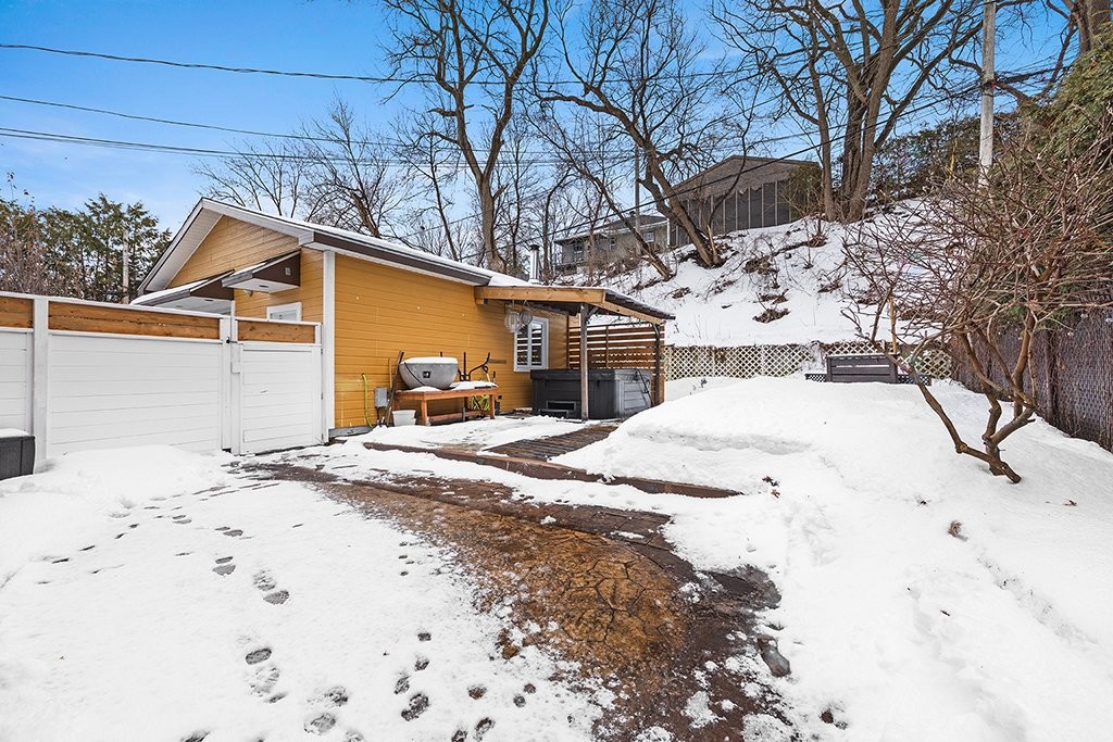 









7


Rue Lessard

,
Gatineau (Hull),




QC
J8Y1M6

