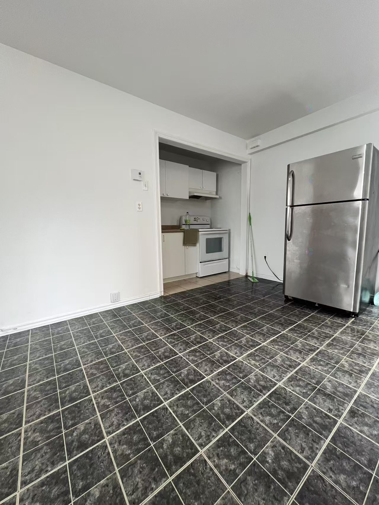 









335B


Rue Spring Garden

,
Dollard-des-Ormeaux,




QC
H9B1S8

