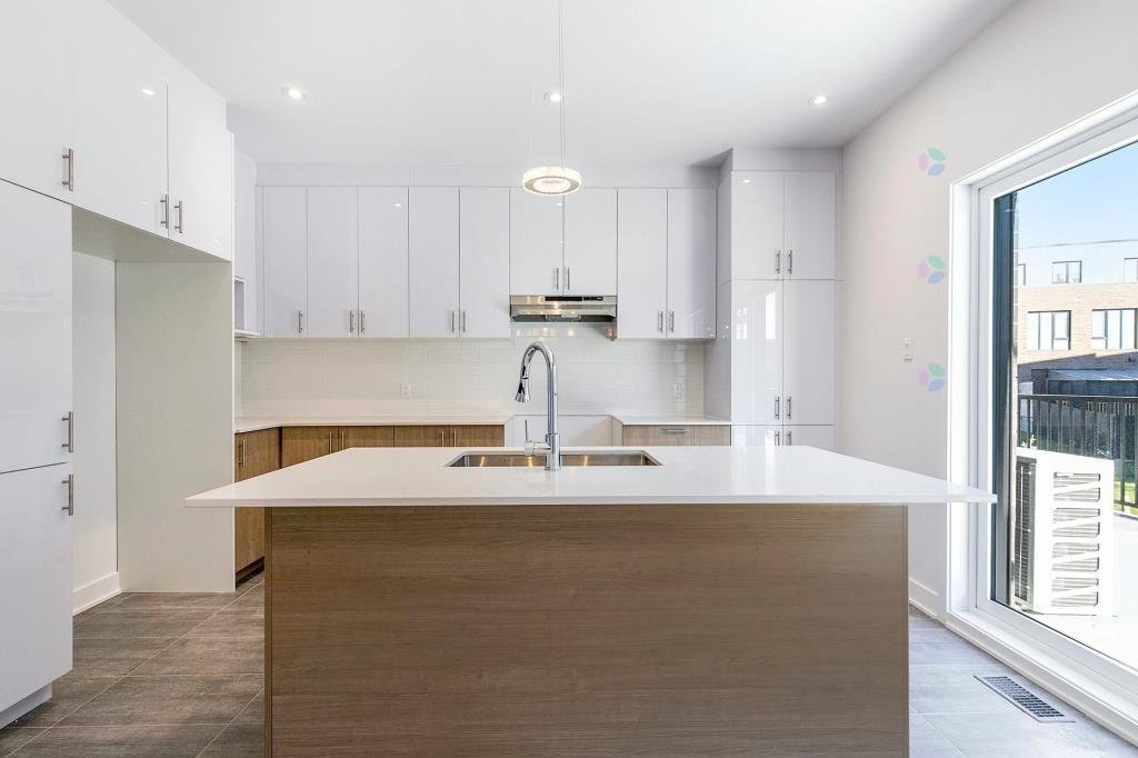 









202


Av. Jenkins

,
Montréal (Lachine),




QC
H8S0A1

